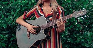 Live Music with Lizzie Corish