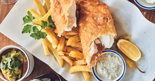 Traditional Fish 'n' Chips