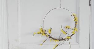 Simplistic Spring hanging wreath workshop