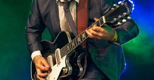 Jolly Jacks Live Music with Vince Lee