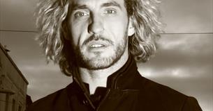 SEANN WALSH : Back from the bed