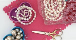Make your own freshwater pearl + glass crystal bracelet jewellery workshop Mt Edgcumbe