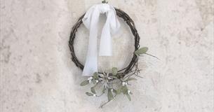 Planet Christmas: Festive Paper Botanicals