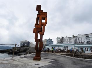 LOOK II statue on West Pier