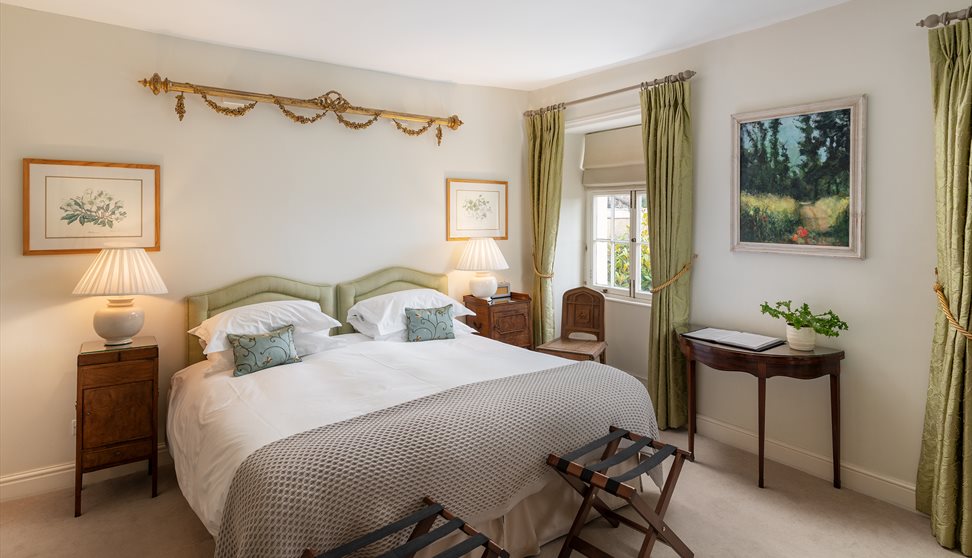 Valentine's Dinner, Bed & Breakfast