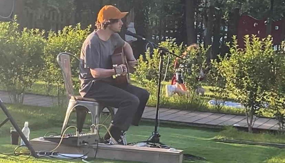 Live Music With Jamie Yost