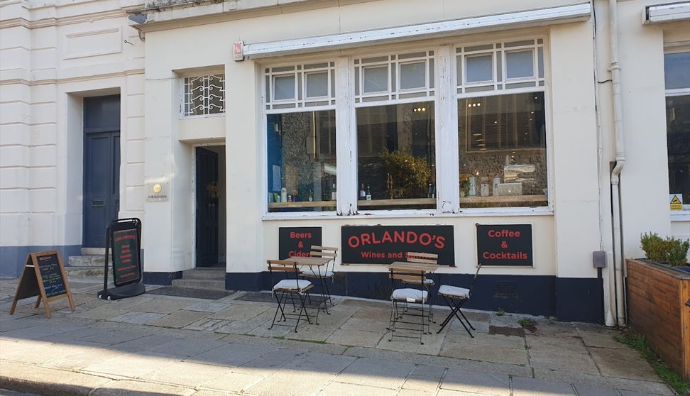 External view of Orlandos wine bar