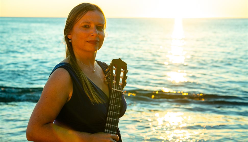 Alison Smith - Classical Guitar