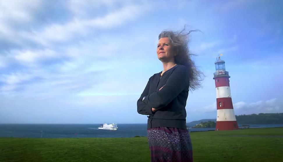 Extreme waves and the structures that dare to stand - Public Lecture