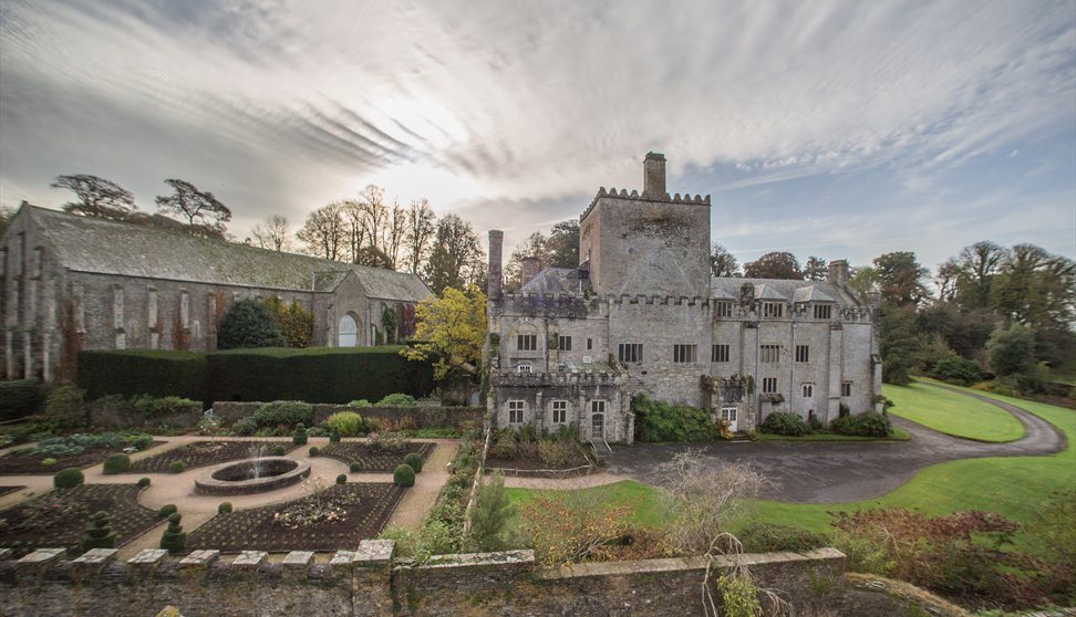Olde Father Christmas at Buckland Abbey