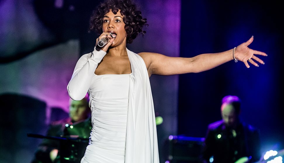 WHITNEY - QUEEN OF THE NIGHT