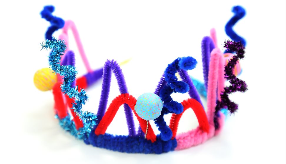 MAKE YOUR OWN CROWN: DROP IN WORKSHOP WITH FREYA MOMOMOSES