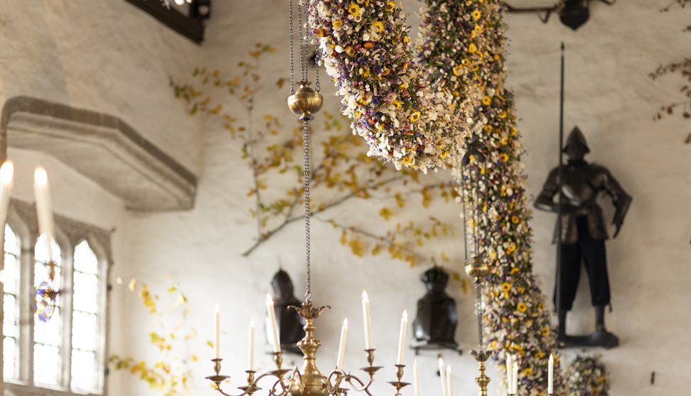 Dried flower garland