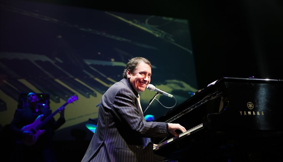 Jools Holland and his Rhythm and Blues Orchestra
