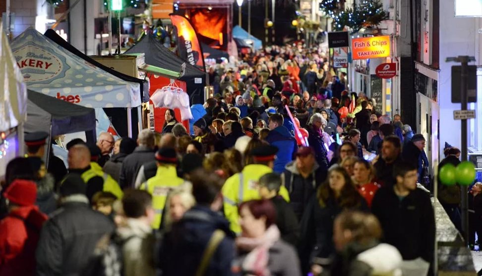 Ridgeway Lit Up For Christmas