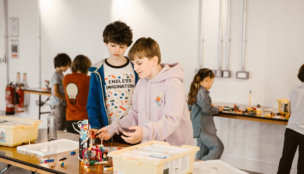 Teen Tech Holiday Club: LEGO Robotics