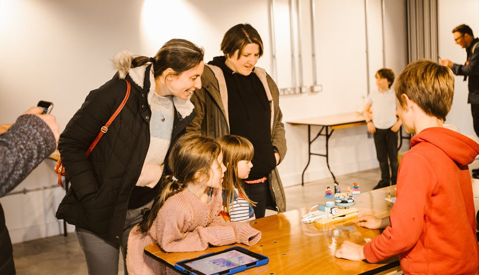 Family Holiday Club: LEGO Robotics - Crazy Golf