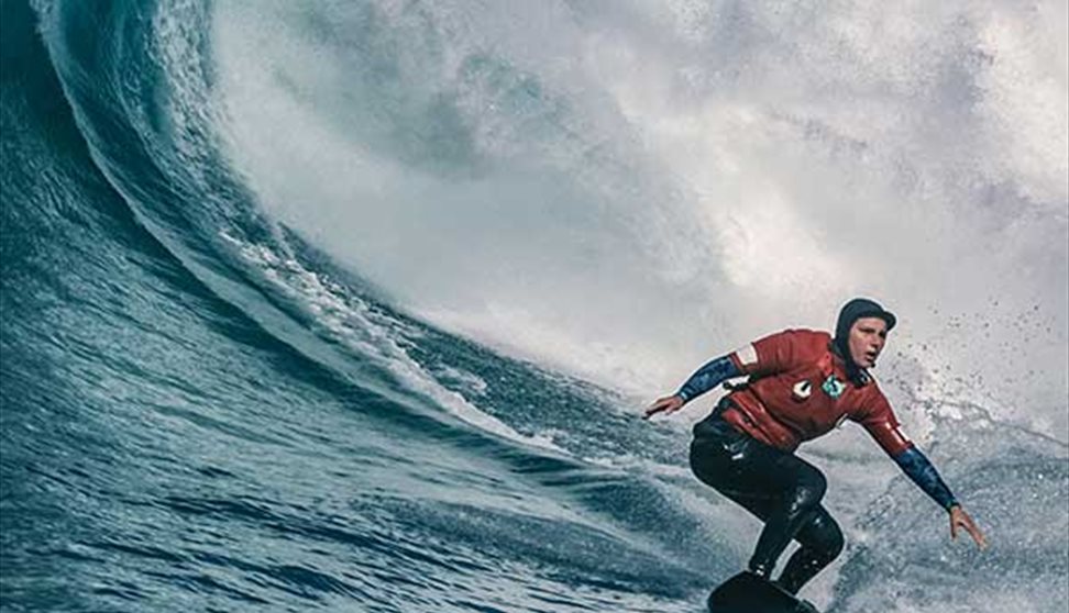 Maya and the Wave (12A)