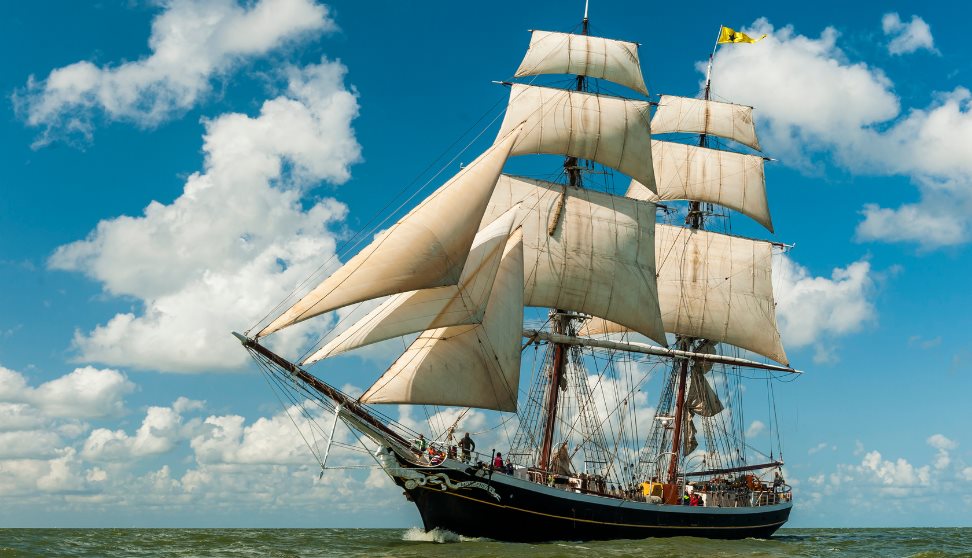 Tall ship sailing trips aboard the Morgenster
