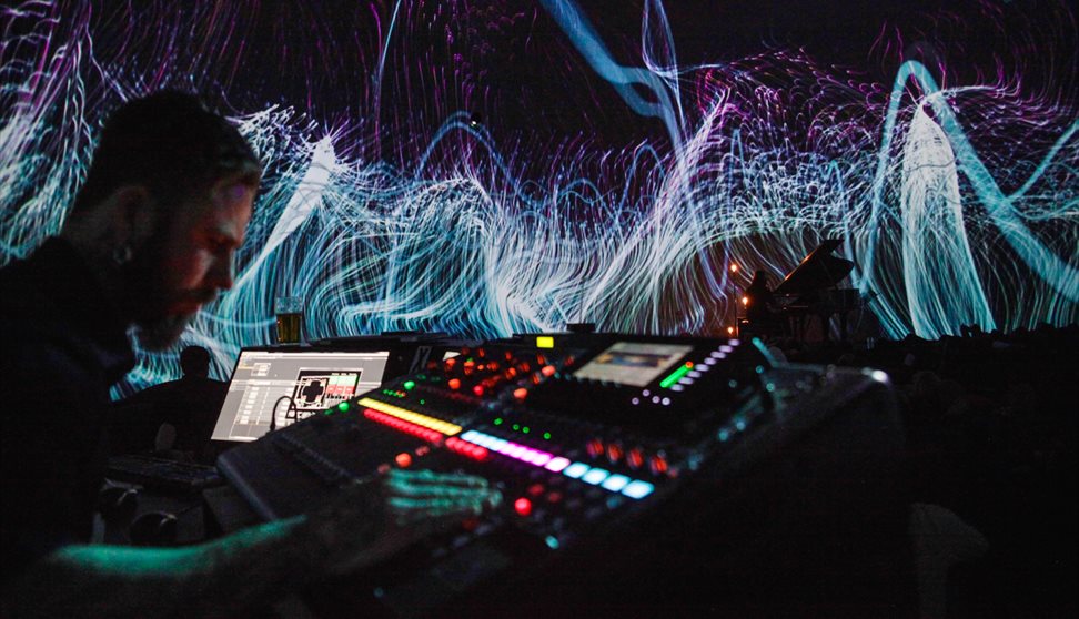 Northern Lights Immersive Experience: Roman Zavada – Résonances Boréales