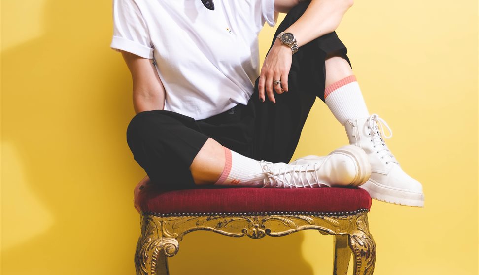 SUZI RUFFELL - The Juggle