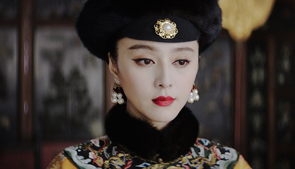 The Lady in the Portrait (15)