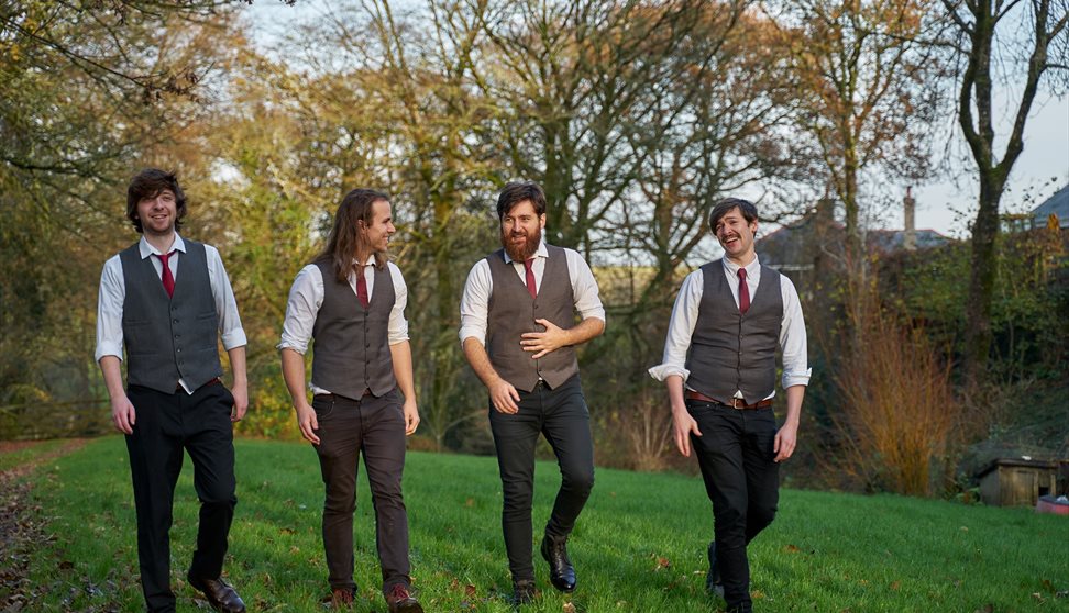 Cosmic Sessions // Presents The Busketeers