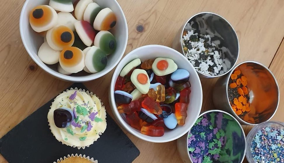 Halloween Cupcake Decorating