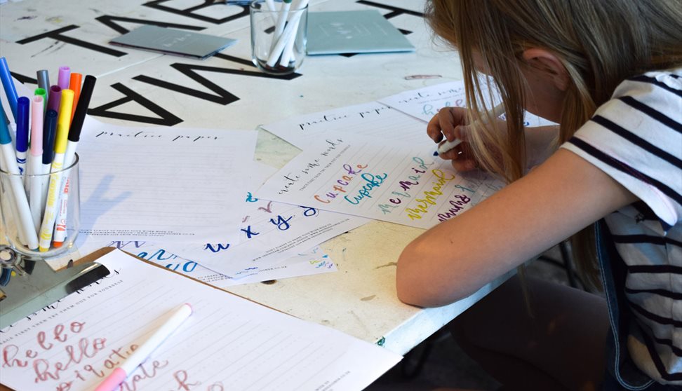 Planet Christmas: Kids crayola calligraphy
