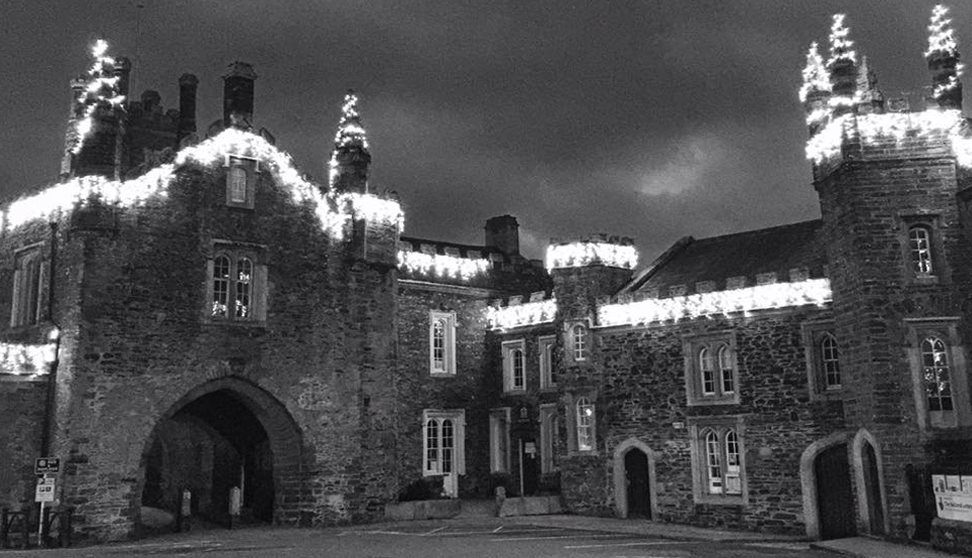 Tavistock Christmas Light Switch On