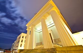 Devonport Guildhall & Column