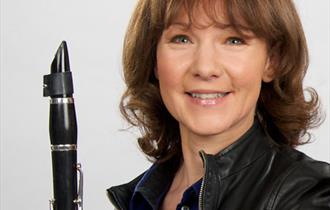 Emma Johnson plays Classical Clarinet