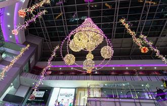 Drake Circus Christmas Lights Switch On