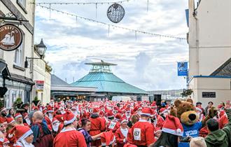 Santa Fun run in Plymouth