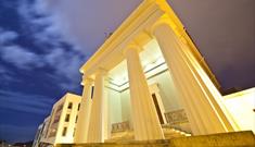 Devonport Guildhall & Column