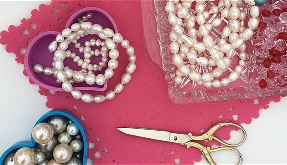 Make your own freshwater pearl + glass crystal bracelet jewellery workshop Mt Edgcumbe