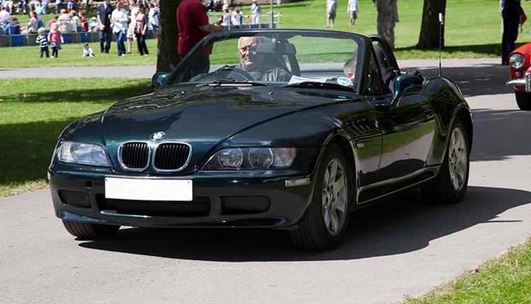 BMW driving into Simply BMW at Beaulieu