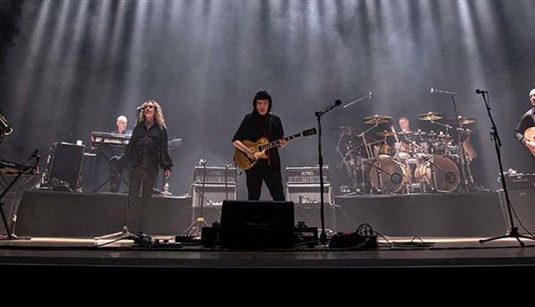 Steve Hackett and band on stage