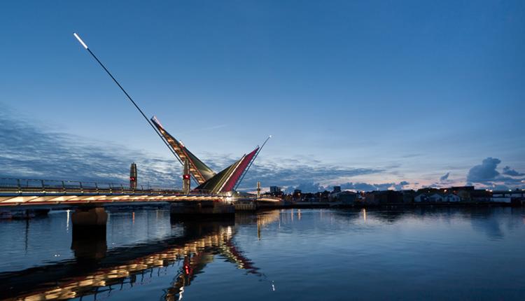 Twin Sails Lifting Bridge