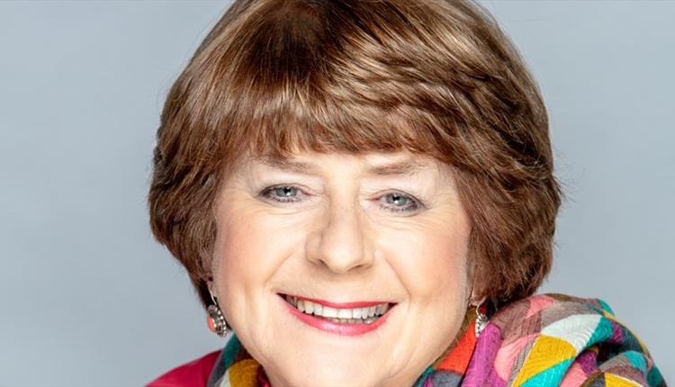 Pam Ayres - Up In The Attic