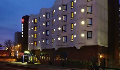 Ibis Portsmouth - exterior