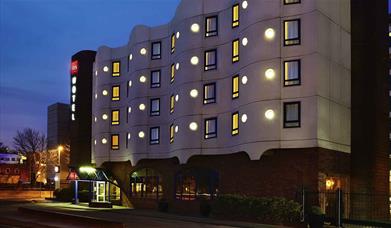 Ibis Portsmouth - exterior