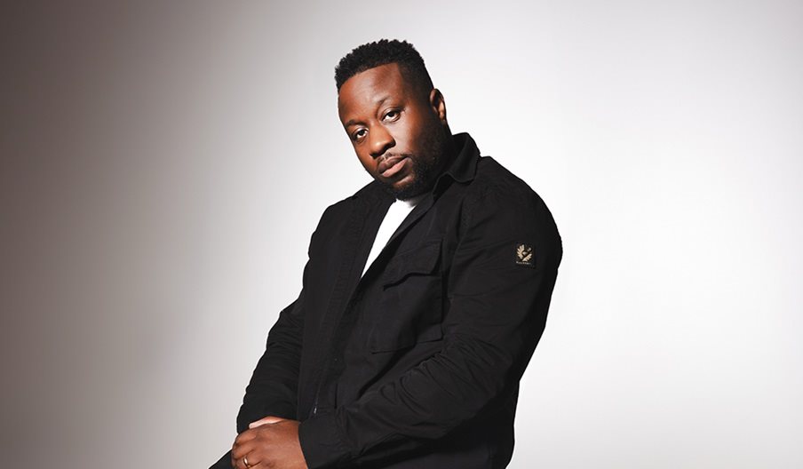 Press shot of Babatunde Aléshé for his latest stand-up tour: High Expectations