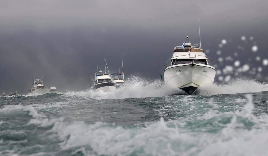 Boat parade - copyright Dave Barham photographer