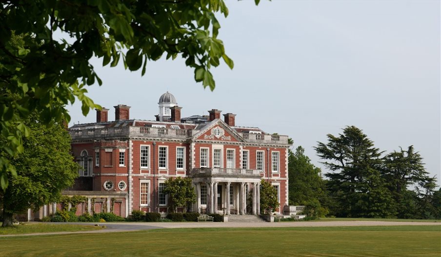 A photograph showing the outside of Stansted House