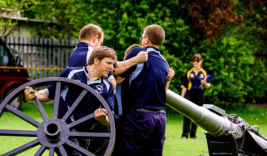 A team takes part in a Field Gun event