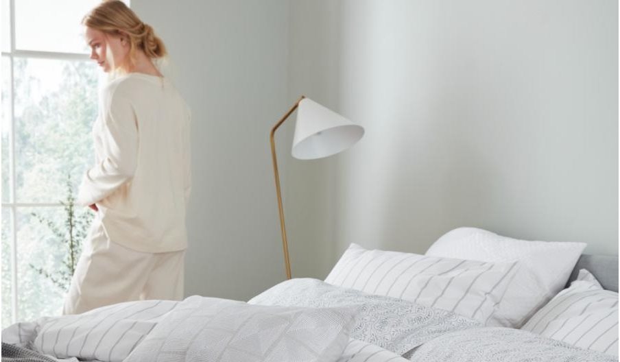 Murmur press shot showing white bedding