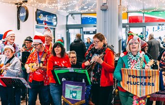 Christmas Carollers at the Boardwalk in Port Solent
