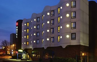 Ibis Portsmouth - exterior