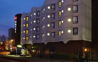 Ibis Portsmouth - exterior